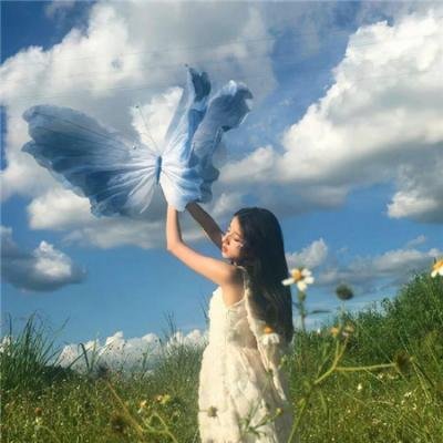 在拥挤的房间拥抱